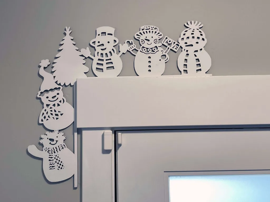 Happy Snowmen Door Decor